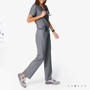 Figs Catarina Top and Straight Leg Pants Scrub Set